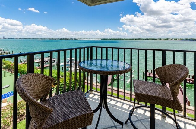 Foto del edificio - 240 Sand Key Estates Dr