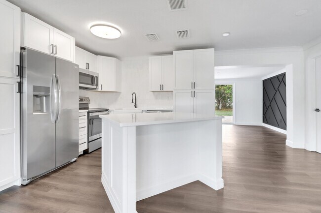 Foto del edificio - 3864 Coconut Cir S