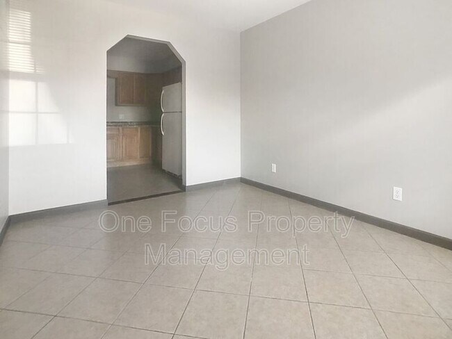 Foto del edificio - 415 E Church St