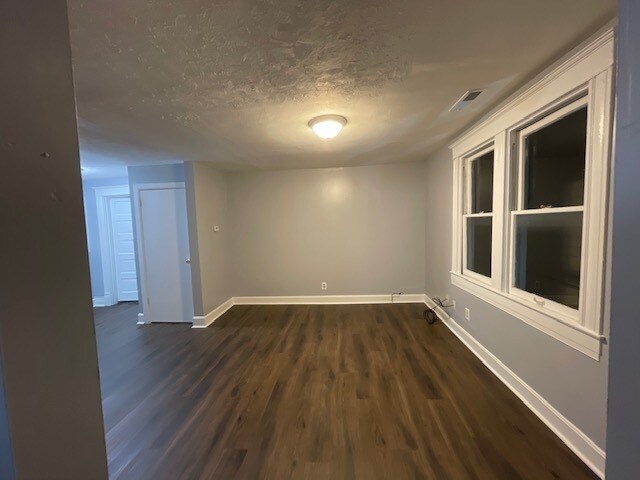 Foto del edificio - 1462 S Brook St