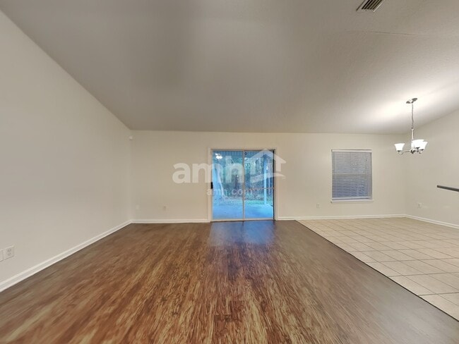 Building Photo - 11670 Deep Springs Dr N