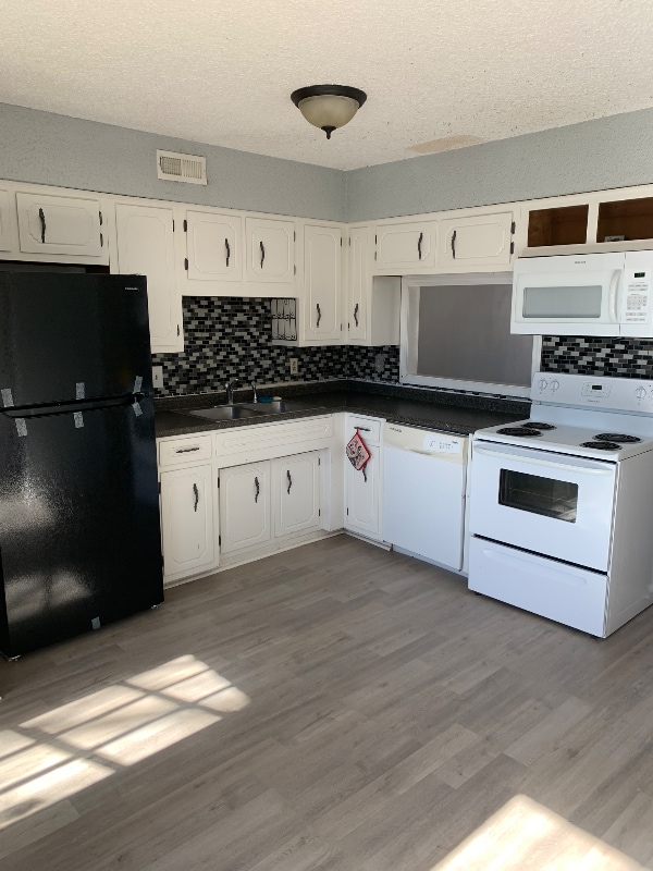 Building Photo - 208 Blue Ridge Dr