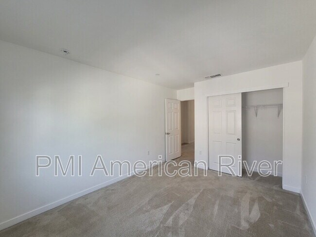 Building Photo - 3007 Mesmerizing Walk