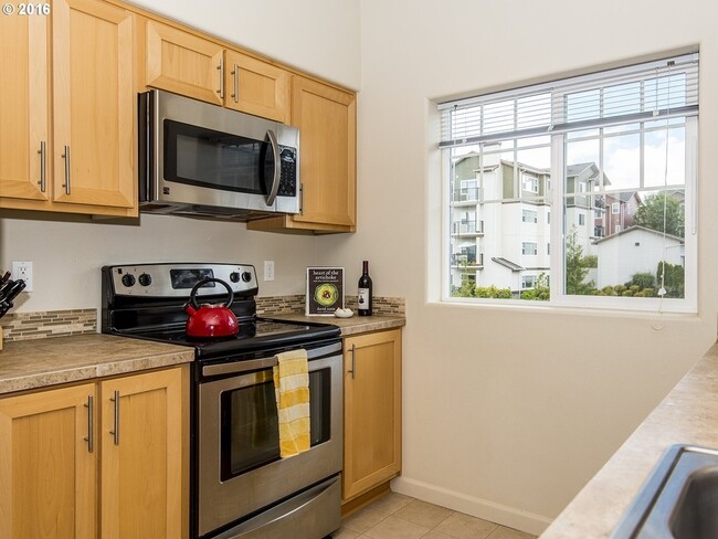 Building Photo - **Move-in by 7/26 and get $1000 off first ...