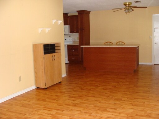 Building Photo - 395 SW Quail Heights Ter