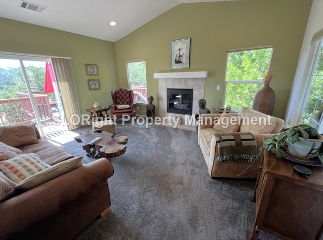 Foto del edificio - AVAILABLE AUGUST - Gorgeous 3 Bedroom Paso Robles Home