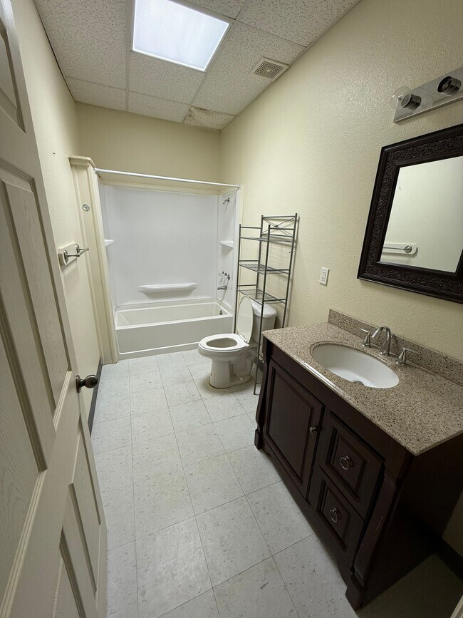 Foto del edificio - Broadway Lofts - All Bills Paid - Downtown Drumright