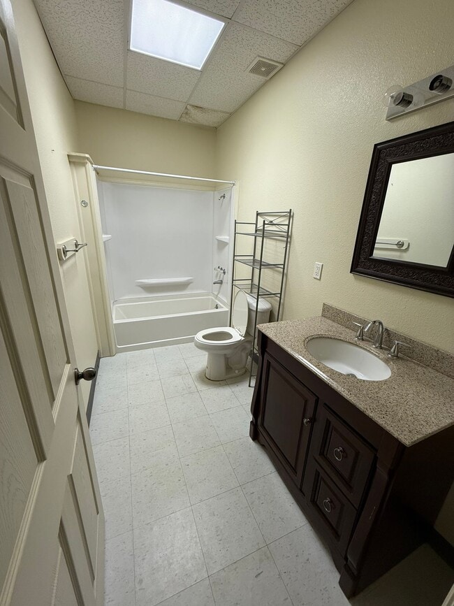 Building Photo - Broadway Lofts - All Bills Paid - Downtown Drumright