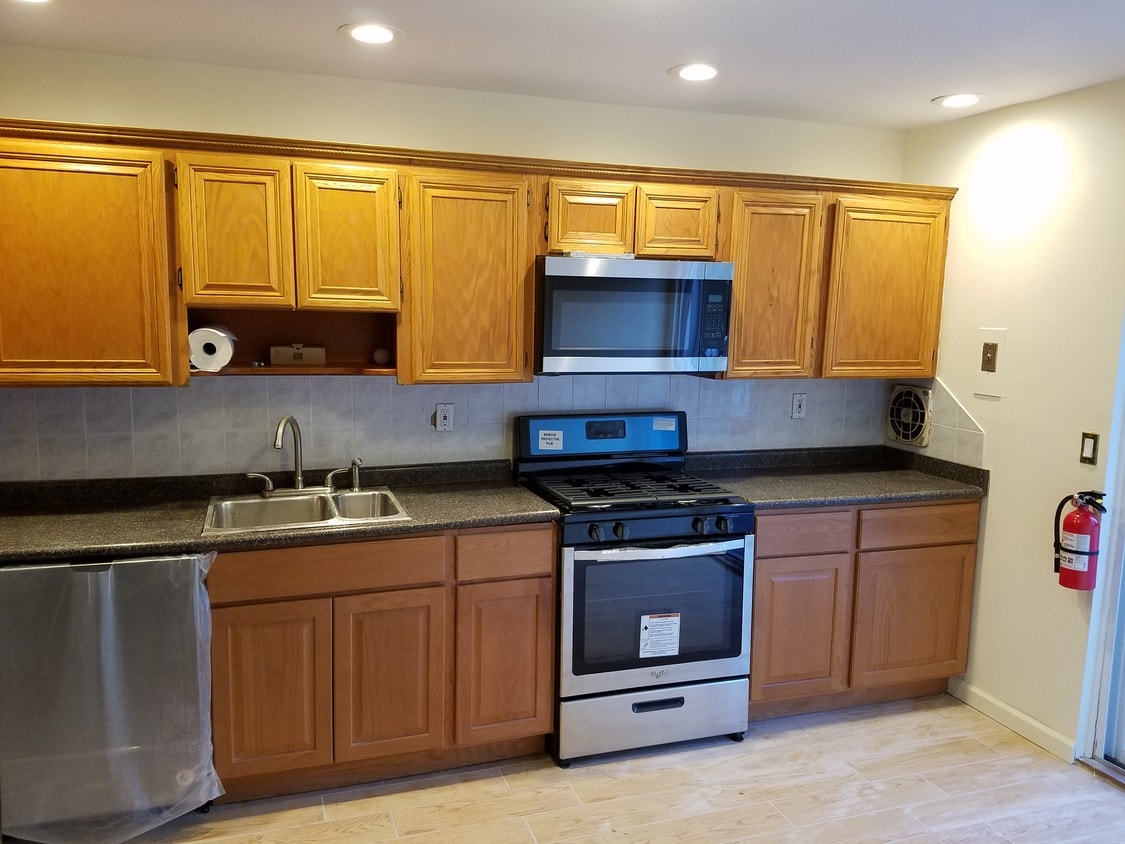 Foto del edificio - 32 Mitchell Ave