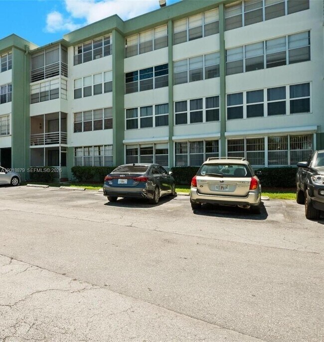 Foto del edificio - 2771 Taft St
