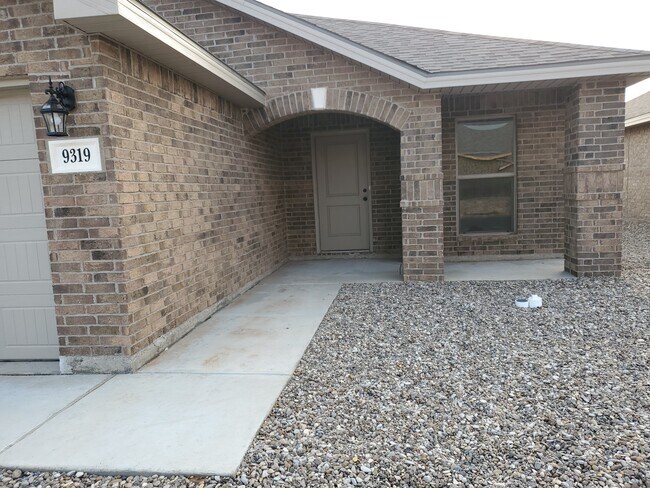Building Photo - 9319 Ratliff Ridge Ave