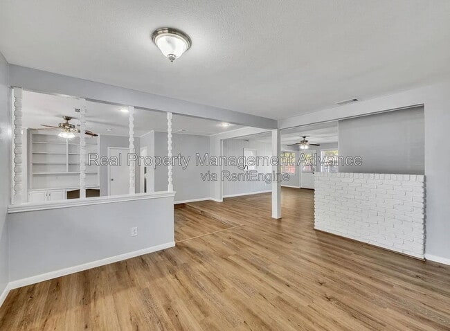 Building Photo - 716 Melrose Dr