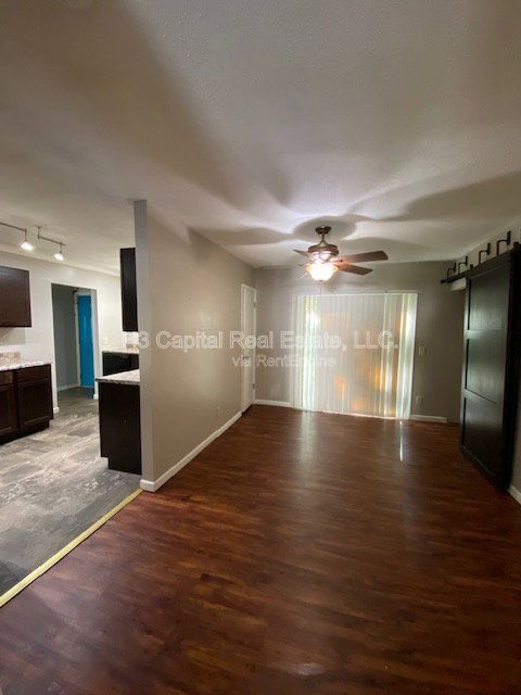 Foto del edificio - 215 Dogwood Ln