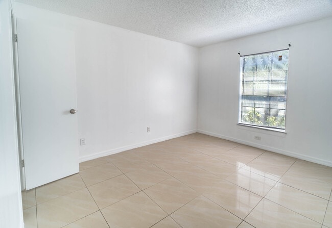 Building Photo - Hermitage Apartments