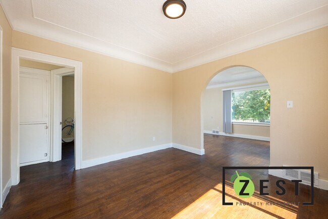 Foto del edificio - 5025 Somerset Ave