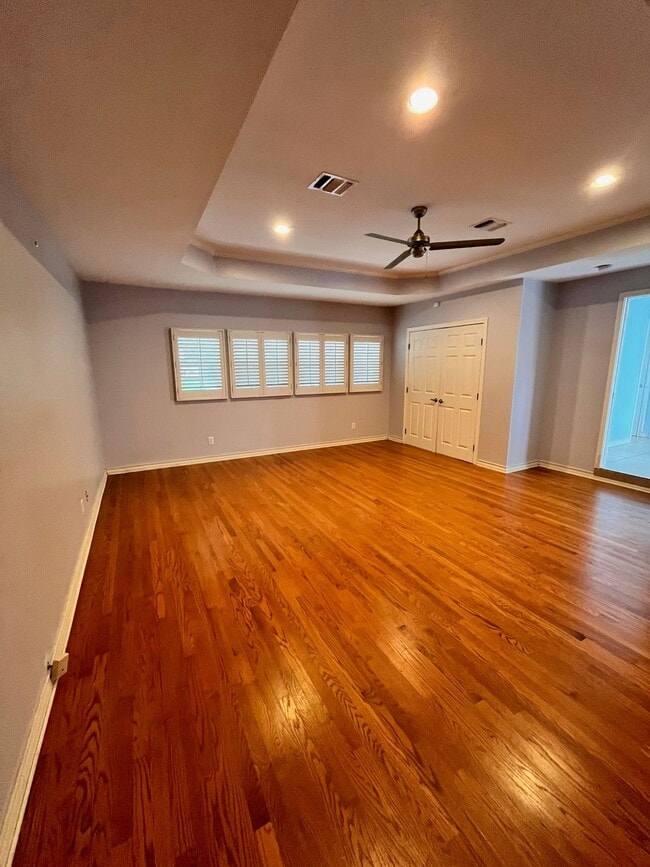 Building Photo - 357 Irvington Dr
