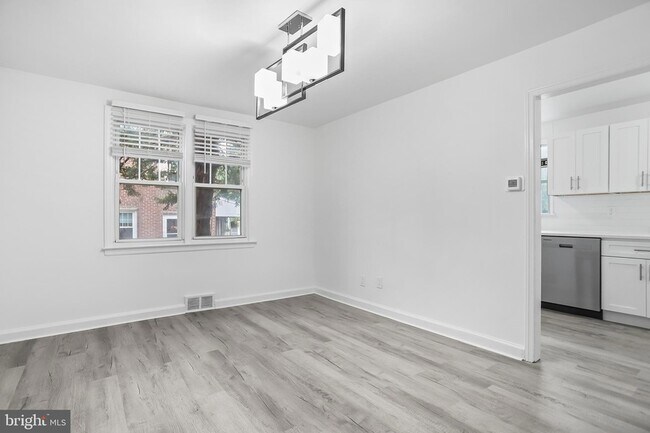 Foto del edificio - 1913 Winton Ave