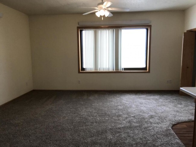 Building Photo - 302 E Central #17