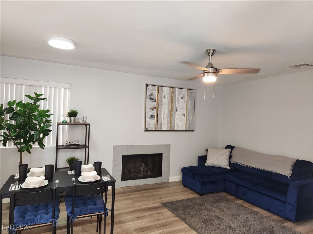 Foto principal - 5045 Spencer St