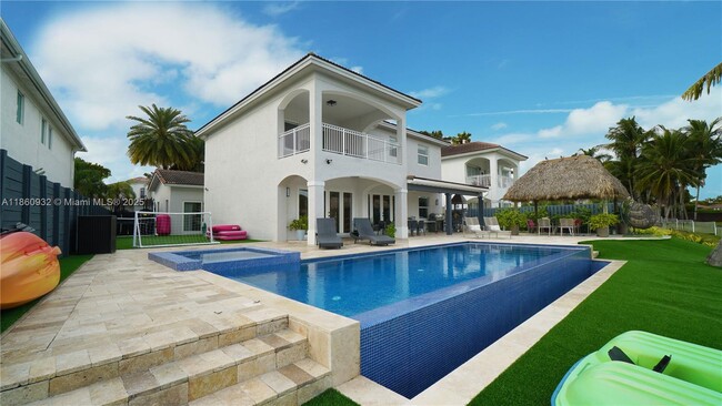 Foto del edificio - 7031 NW 113th Ct