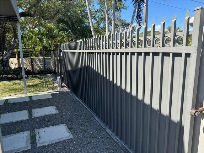 Foto del edificio - 3155 SW 132nd Ave