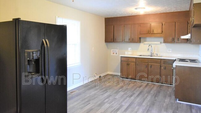 Building Photo - 4736 Friar Ave