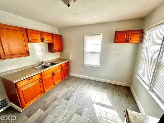 Building Photo - 19309 Avon Ave