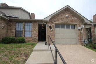 Building Photo - 5963 Creekside Cir