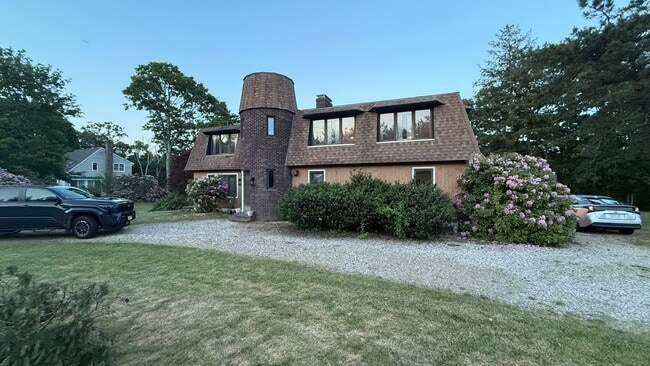 Building Photo - 11 Ranch Rd