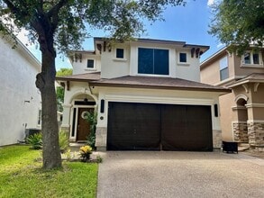 Building Photo - 9813 Sandhill Dr