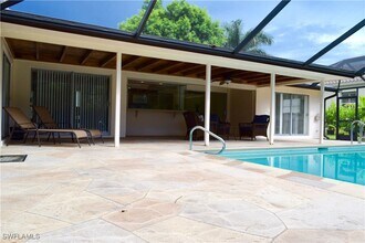 Building Photo - 1927 Crayton Rd