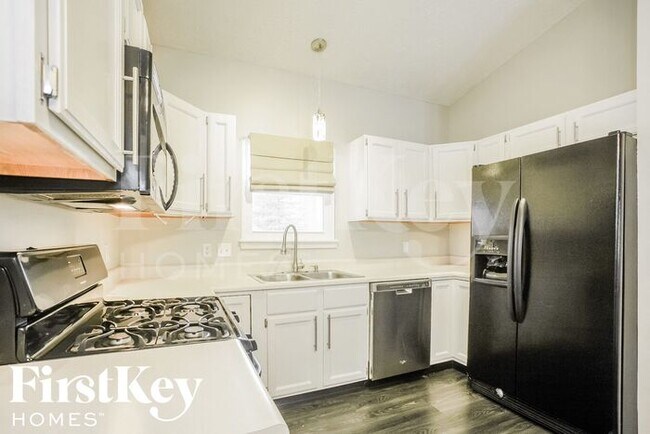 Foto del edificio - 6560 Springview Dr