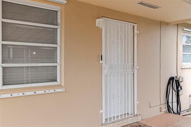 Foto del edificio - 5633 SW 40th St
