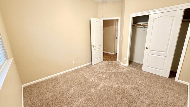 Foto del edificio - $2,350 Herndon & Willow, 3 Bedroom Home - N. Helm Ave, Clovis