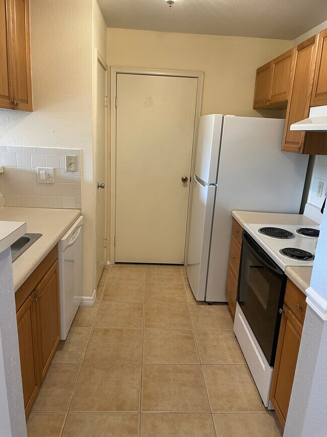 Foto del edificio - 1400 Gandy Blvd N