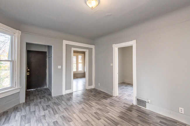 Building Photo - 2424 N 39th St