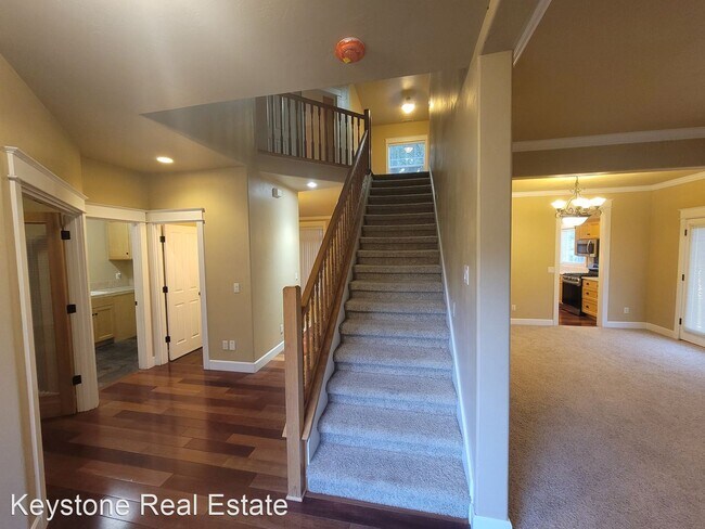 Building Photo - 3 br, 2.5 bath House - 520 Honeysuckle Lane