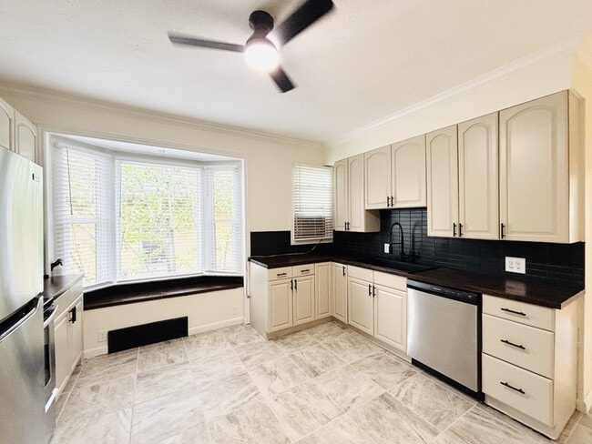 Photo - 867 Browning Ave Apartment