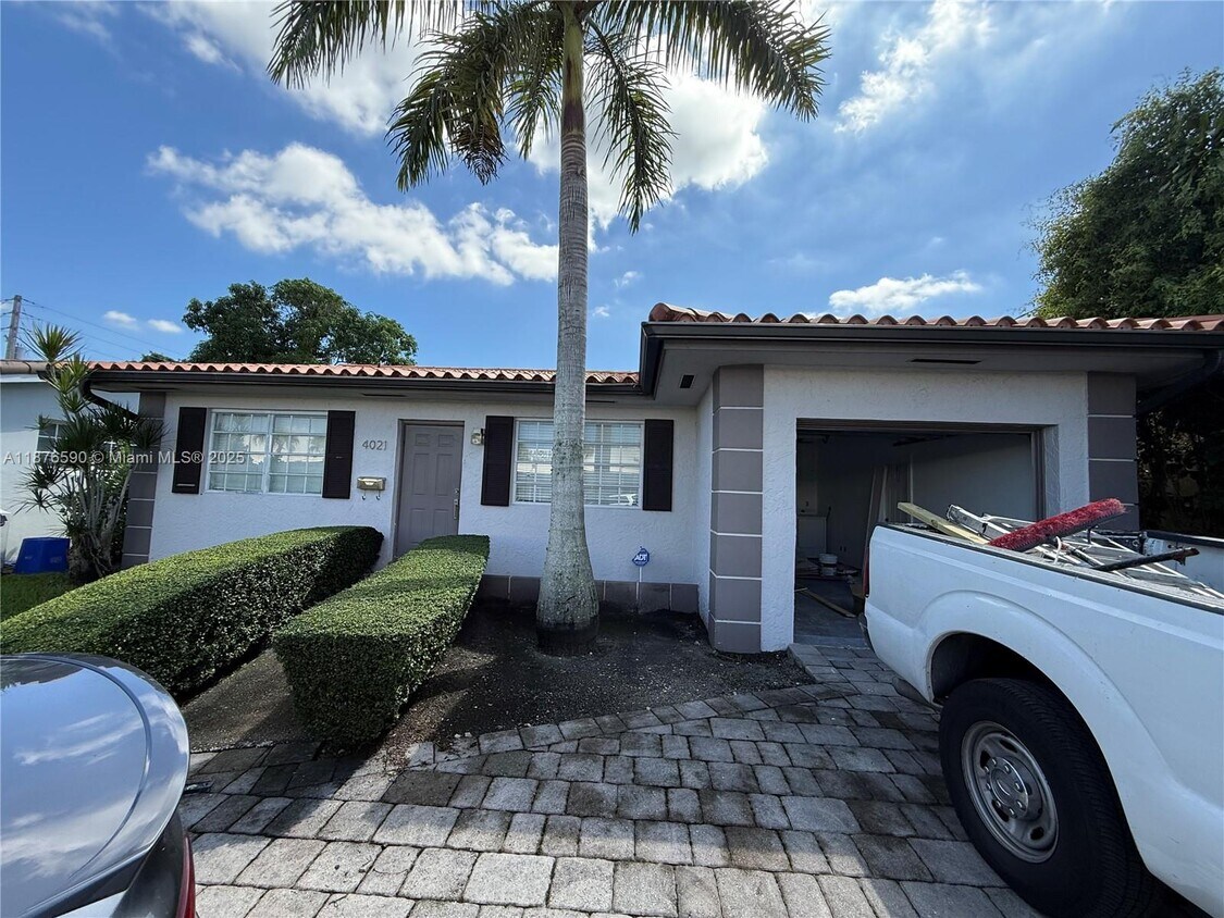 Foto principal - 4021 Red Rd