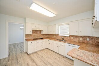 Building Photo - 7735 Quail Meadow Dr