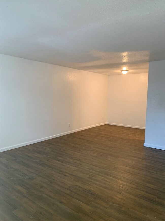 Foto del edificio - 6200 W Tidwell Rd