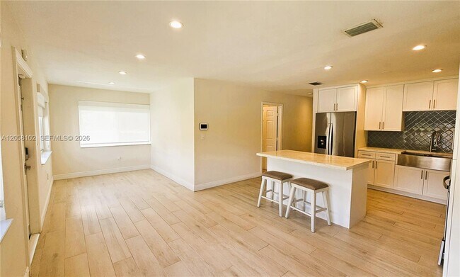 Foto del edificio - 6550 SW 28th St