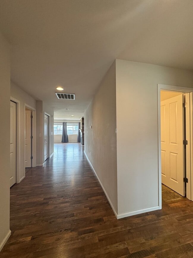 Foto del edificio - Quiet 3 Bed Home with Fenced Yard