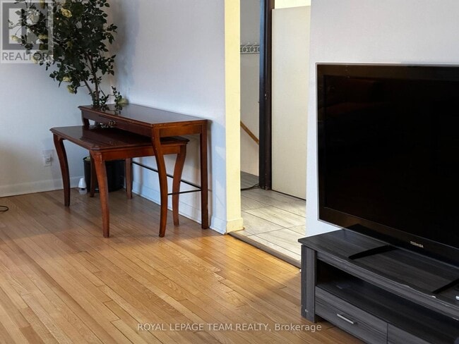 Photo du bâtiment - 3590 Devine Rd