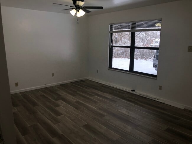 Building Photo - 630 S 4th St