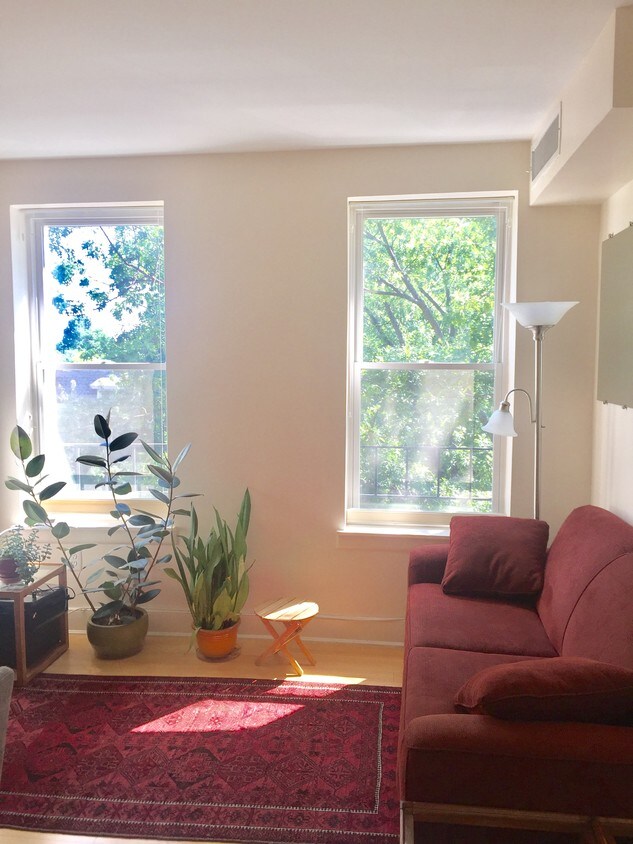 Primary Photo - 1106 Columbia Rd NW