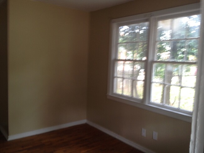 Building Photo - **UPCOMING**Two Bedroom / One Bathroom Hom...