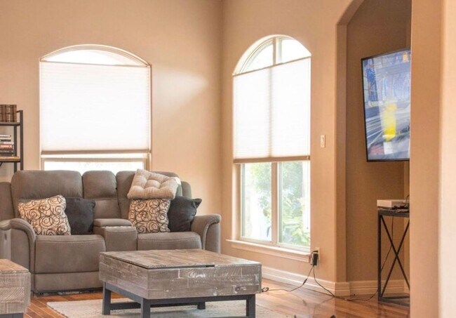 Foto del edificio - 20600 Highland Lake Dr