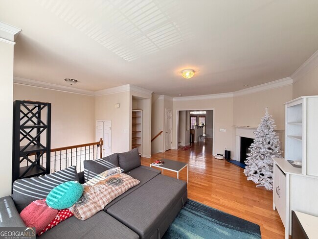 Building Photo - 6115 Deluna Way