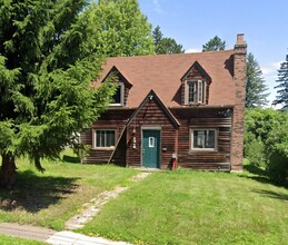 Building Photo - 1318 N 19th Ave E